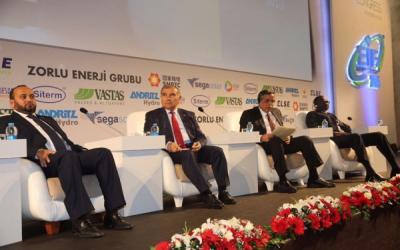 وزير الكهرباء يدعو للاستثمار في العراق بمجال الطاقة النظيفة