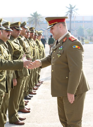 الجيش العراقي يتوج احتفالاته بالنصر على الدواعش