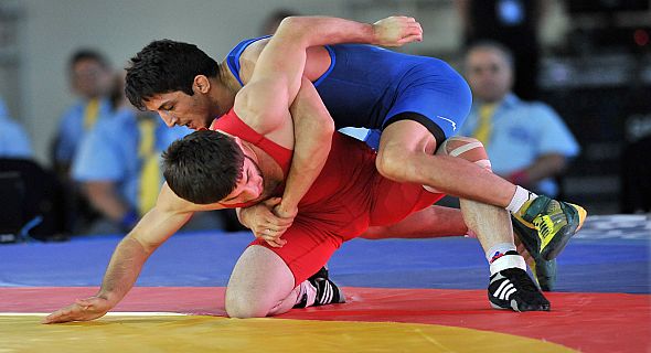 نتائج متميزة لمصارعينا في معسكر إيران التدريبي