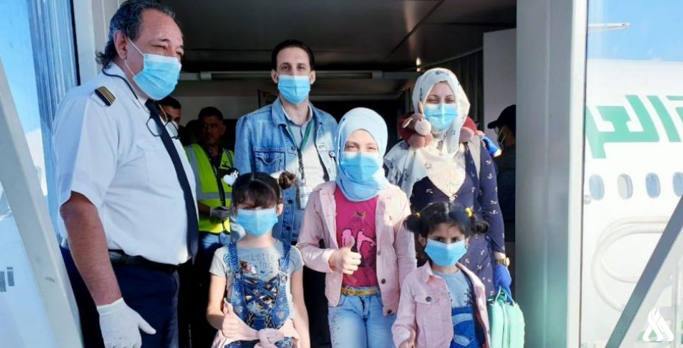 الصحة تعلن استقبال وفحص 676 مواطناً في مطار بغداد
