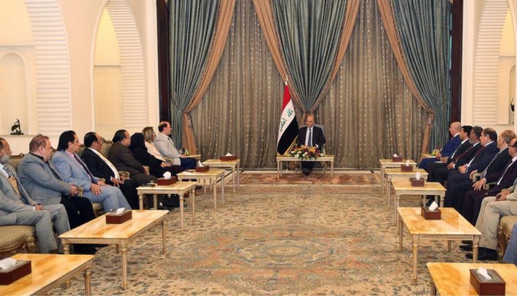 رئيس الجمهورية يؤكد دعمه للفنان العراقي والعمل على توفير بيئة مثالية للابداع