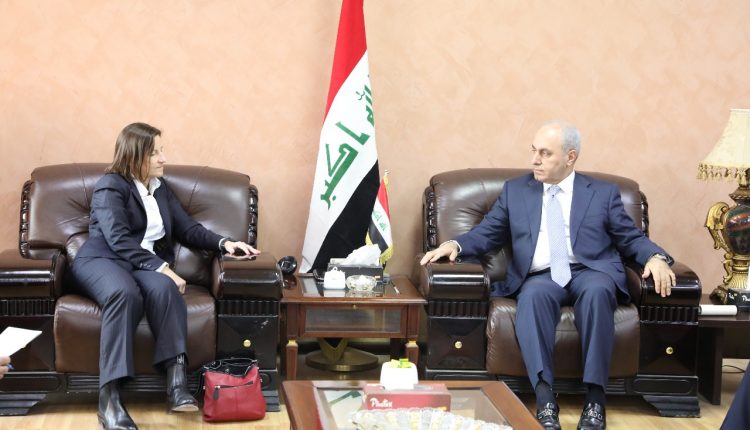 الجميلي يبحث مع سفيرة استراليا اجراءات انضمام العراق إلى منظمة التجارة العالمية