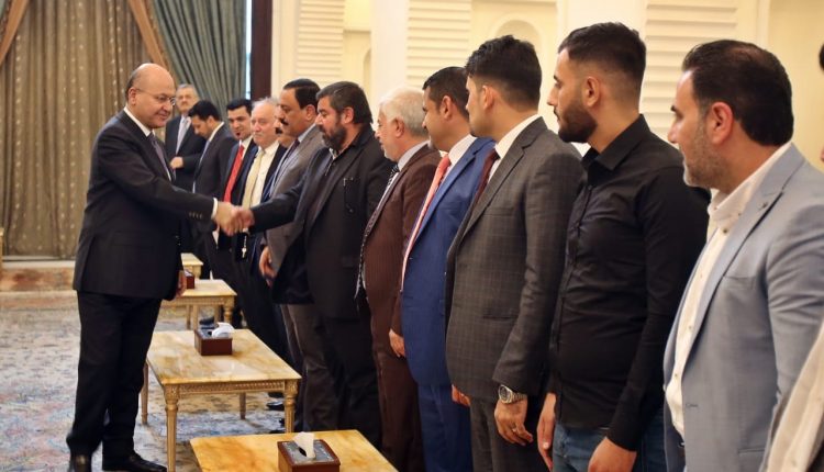 رئيس الجمهورية يستقبل وفدا من الكرد الفيليين