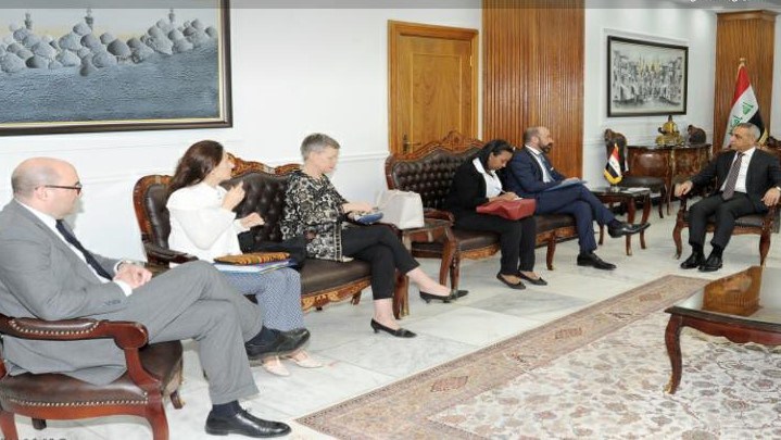 القاضي زيدان يبحث مع وفد يونامي قرار مجلس الأمن (2379) حول جرائم داعش