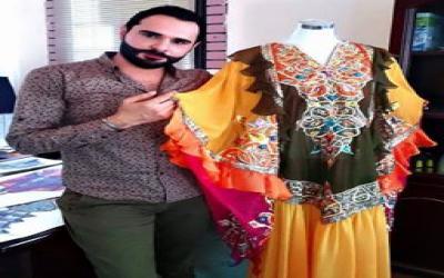 المصمم سيف العبيدي: أعشق إدخال الحداثة في تصاميم الأزياء التراثية