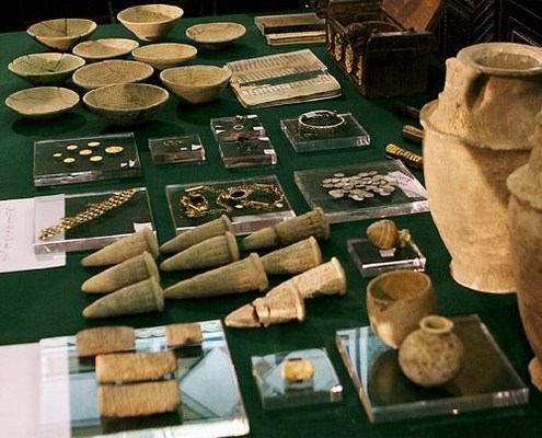 الولايات المتحدة تعيد 700 قطعة أثرية للعراق