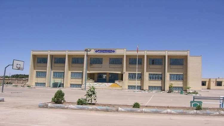إيران تحاسب متورطين بممارسات لا أخلاقية في مدرسة بطهران