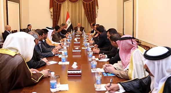 العبادي يعقد اجتماعا مع عدد من شيوخ ووجهاء مدينة الفلوجة
