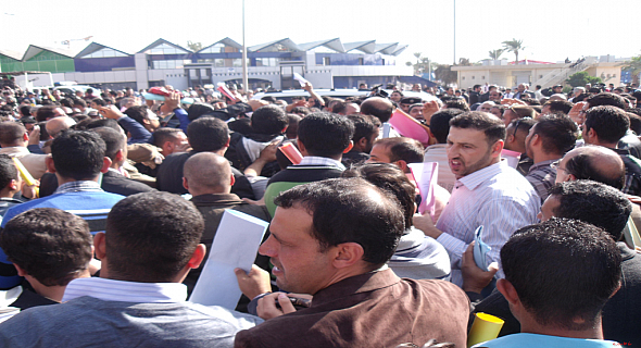 المباشرة بإلحاق دوائر وزارة العمل بالمحافظات