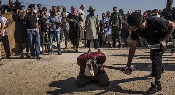 «داعش» يخيط أفواه شباب الموصل المستهزئين به بأبر طبية