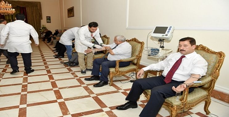 معصوم يتصدر حملة رئيس الجمهورية للتبرع بالدم دعما للقوات المسلحة