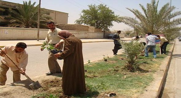 حملات تطوعية للتنظيف وغرس الأشجار والورود في الحدائق والساحات العامة